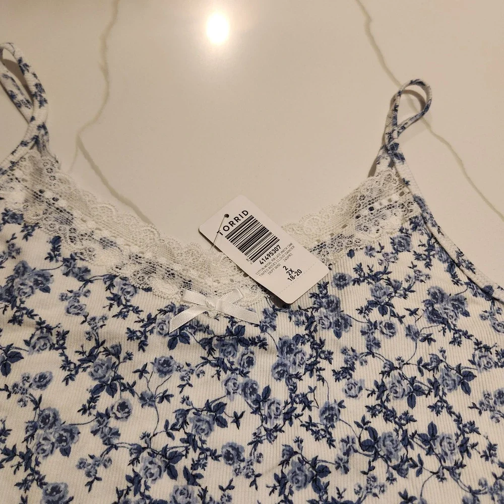 Torrid Floral‎ Lace Trim Cami Tank Top White Blue Plus Size 2 NWT - Picture 9 of 10